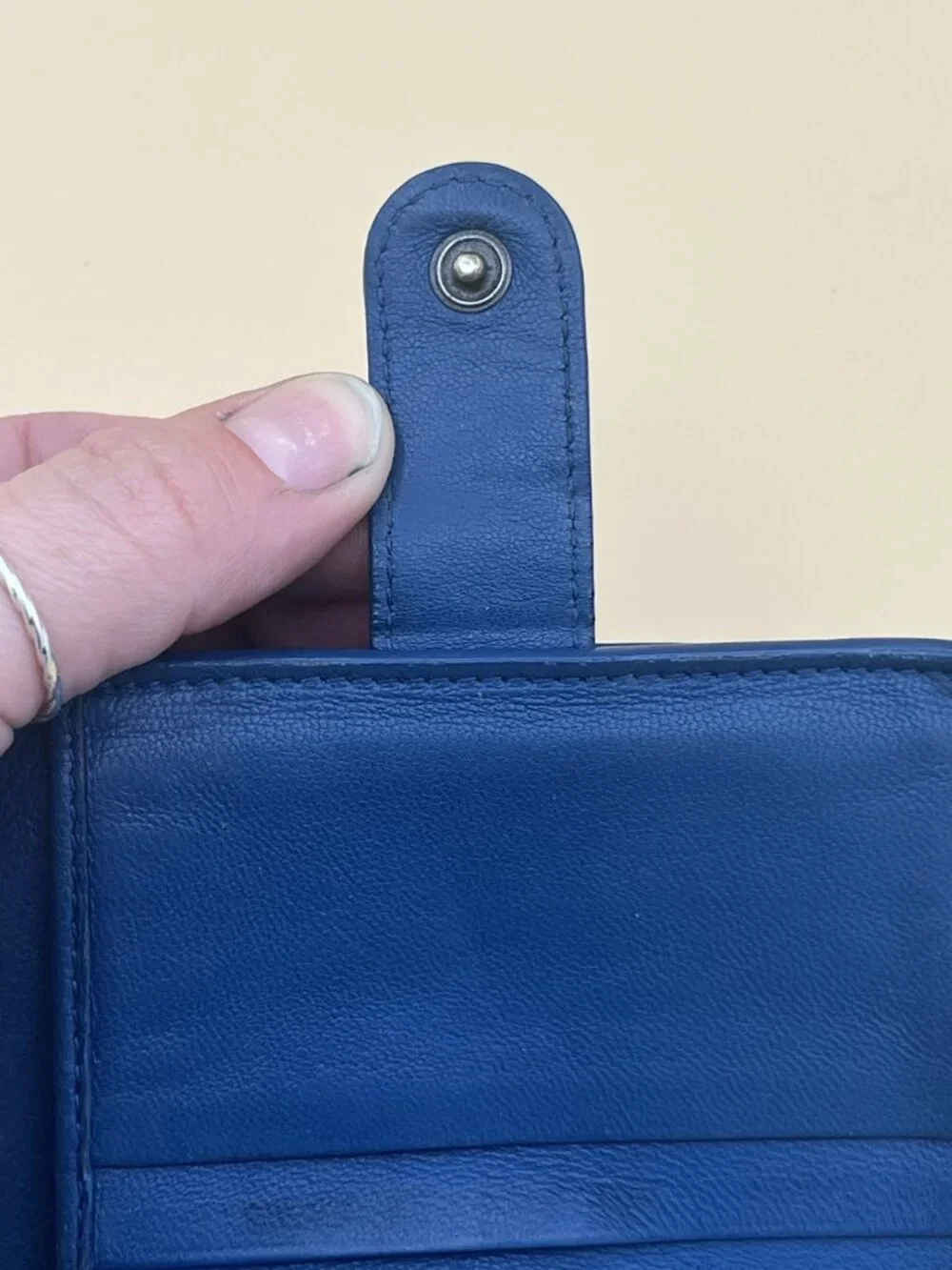Bottega Veneta Blue Leather Woven Wallet With Snap & Zip Closures Made In Italy